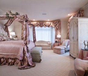 ornate bedroom.